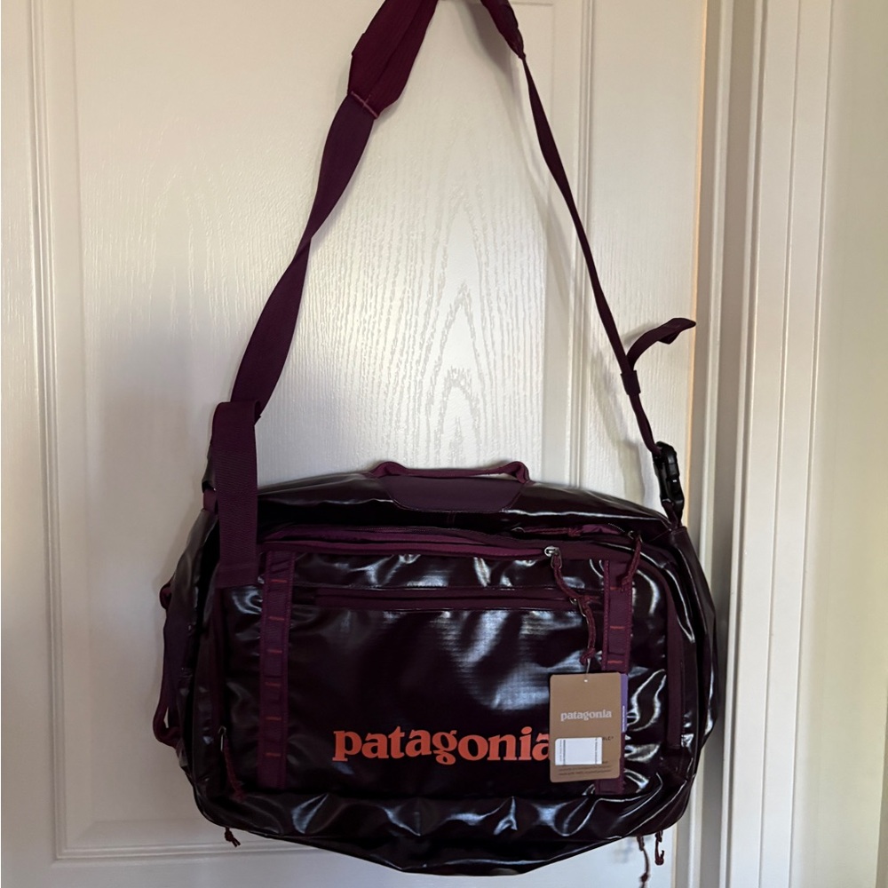 NWT Patagonia Black Hole Mini MLC 26L Travel Laptop Bag Pack Backpack #49265 - Picture 2 of 14